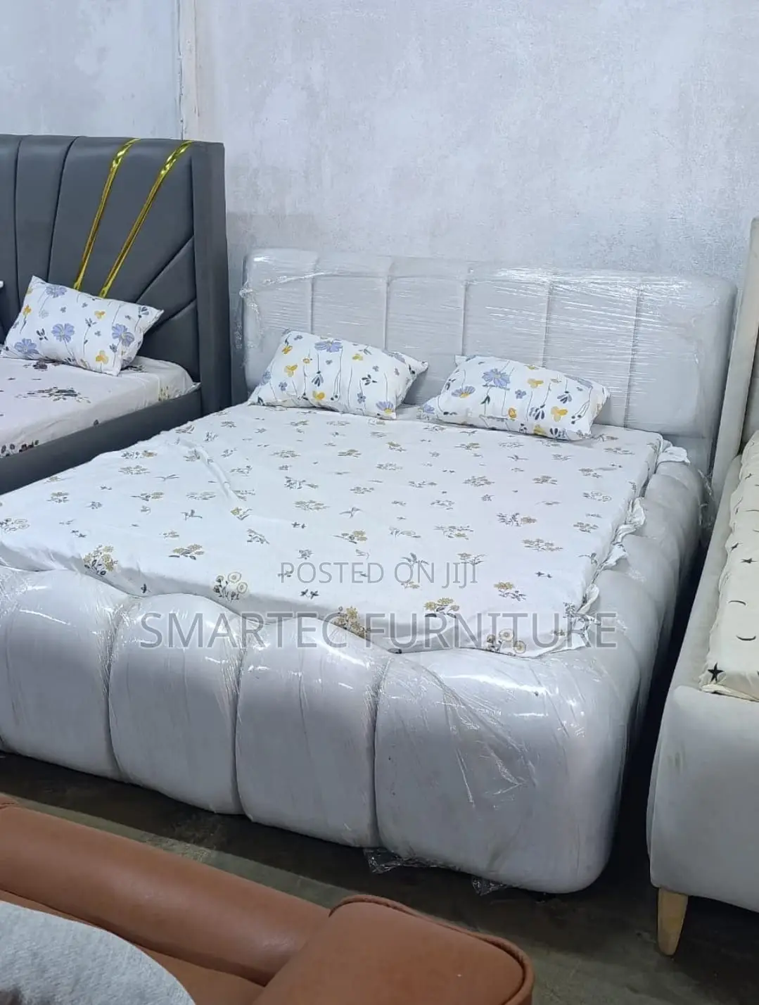 Quiet White 5 by 6 Cosy Bubble Bed