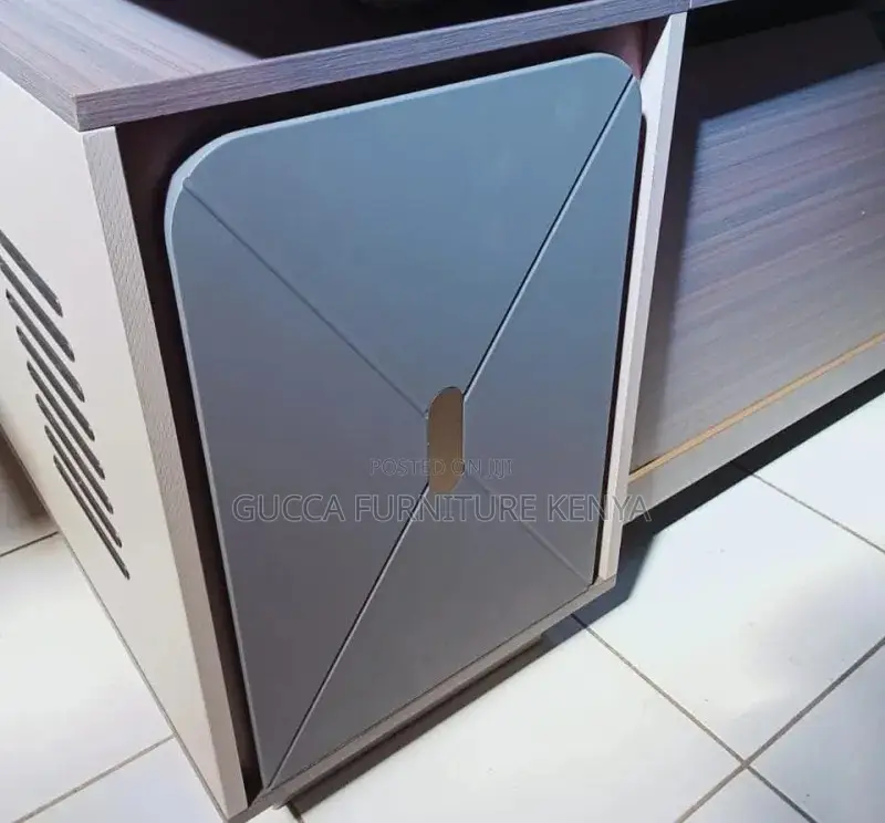 1.8 Meters Executive L-shaped Director's Table