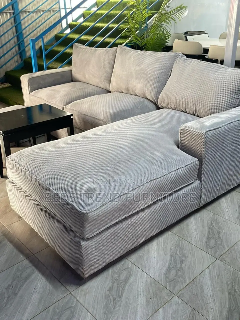 Catchy Warm 6 Seater L Seat
