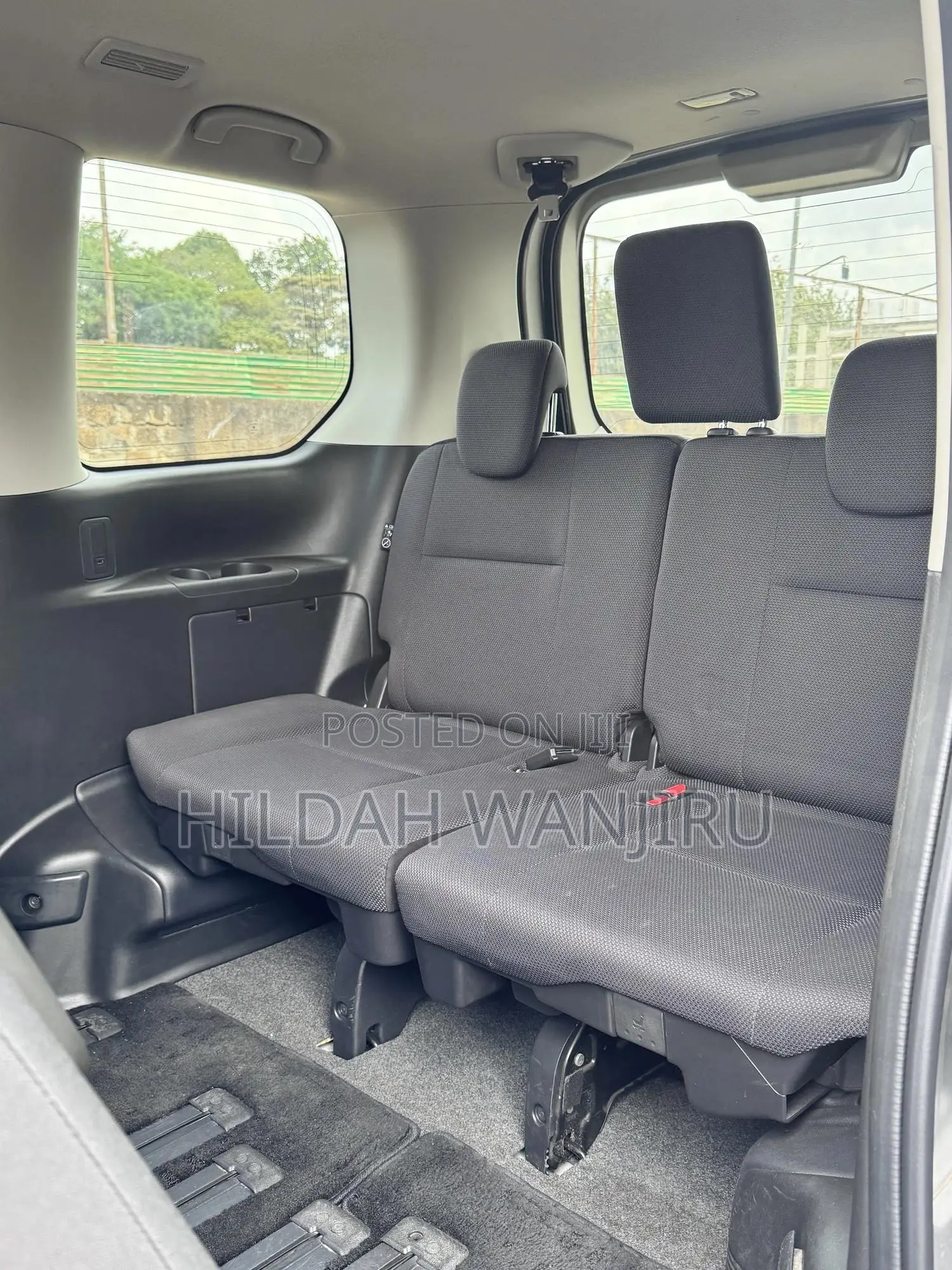 Nissan Serena 2018 Silver