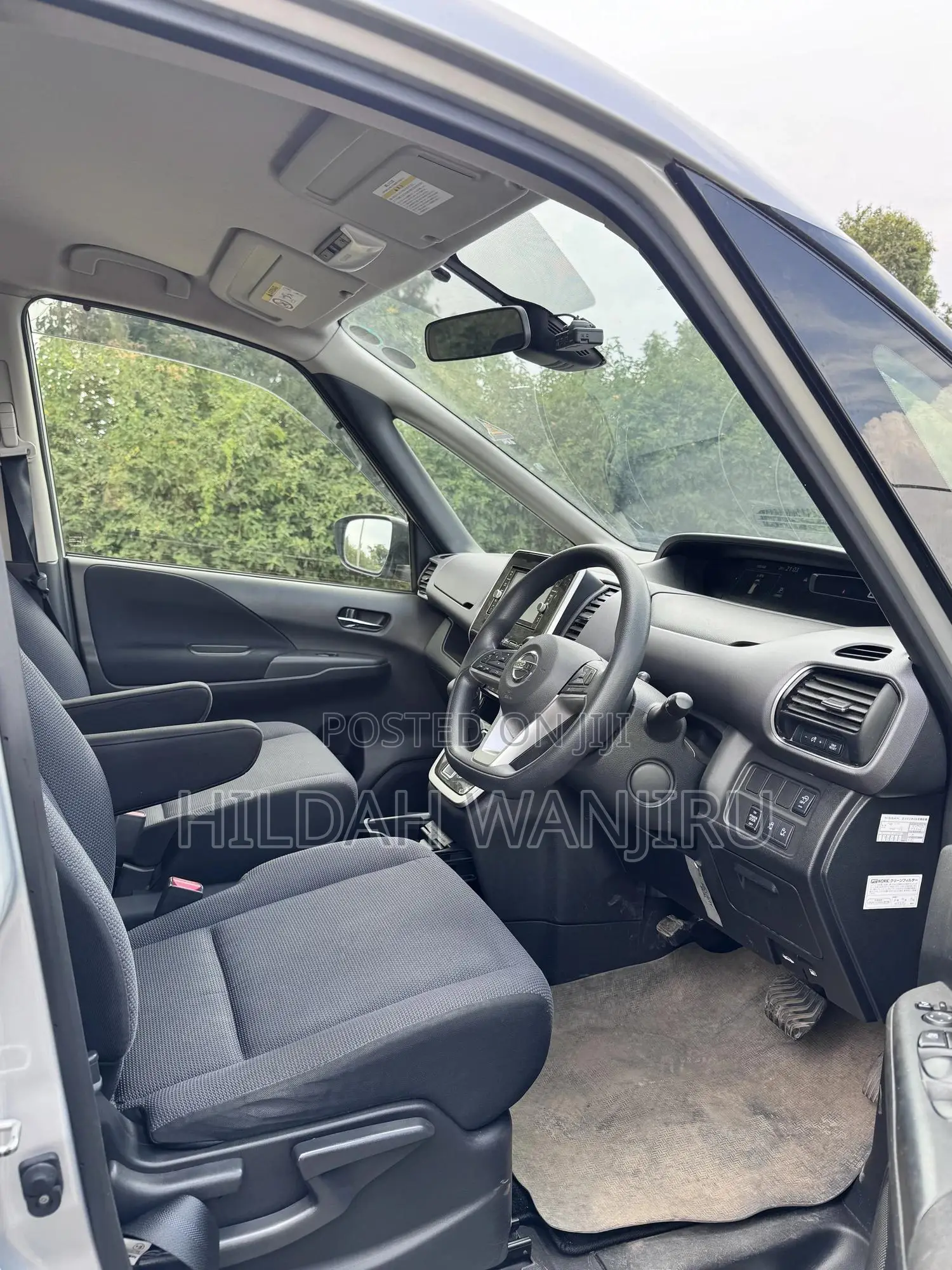 Nissan Serena 2018 Silver