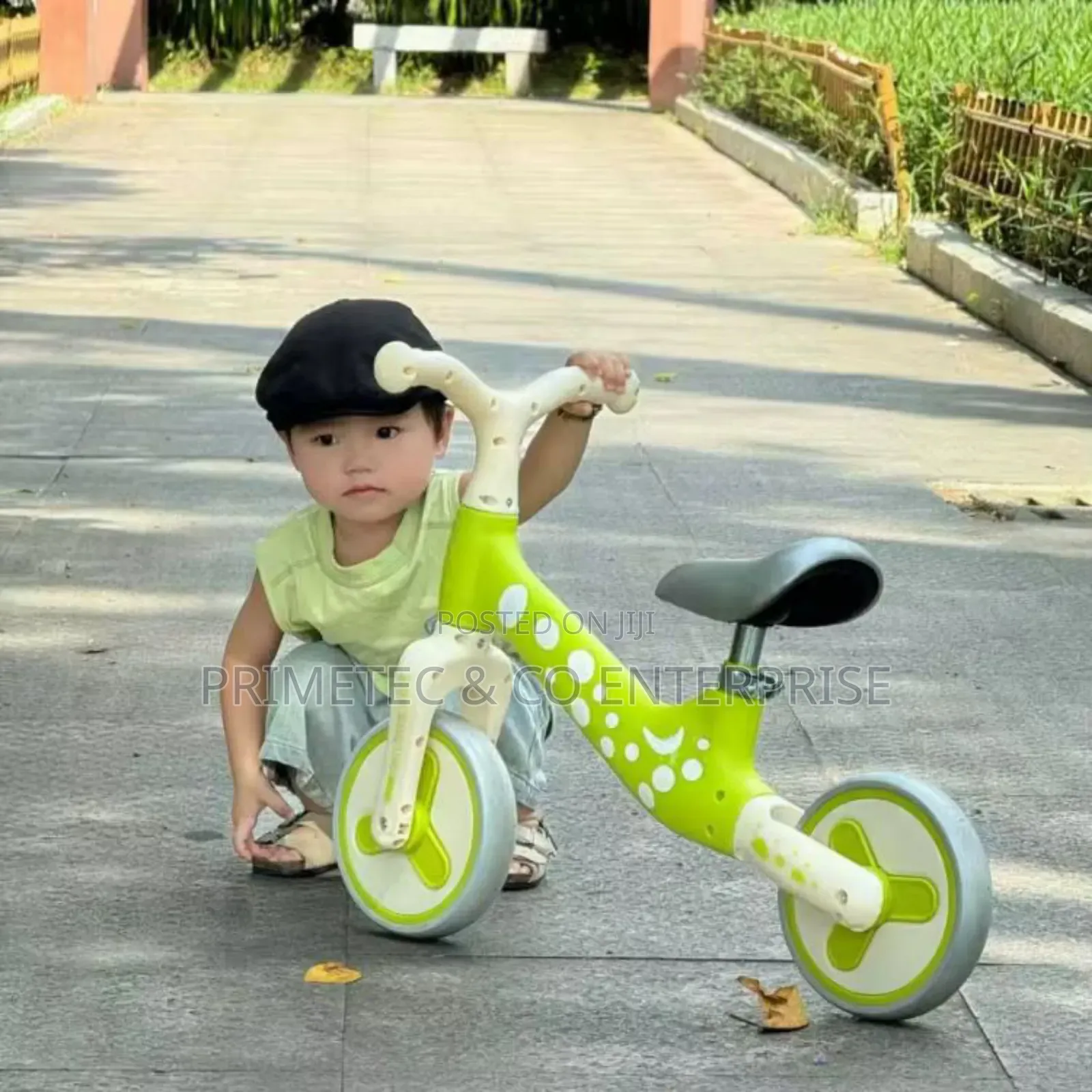 Balance Bike Size 12 No Pedals
Colour: Pink,Brown, Fluorescent Green
