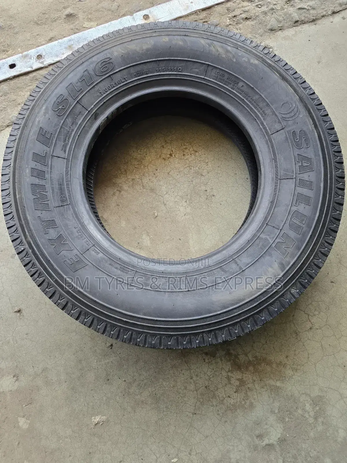 700 R16 Sailun Tyres (Highway) Commercial.