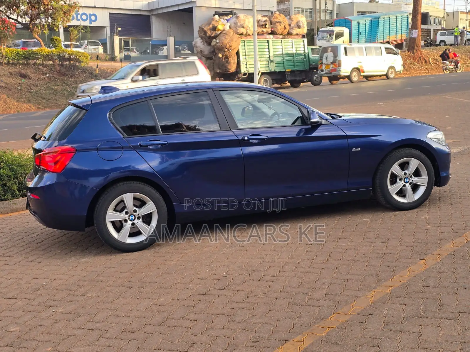 BMW 118i 2017 Blue