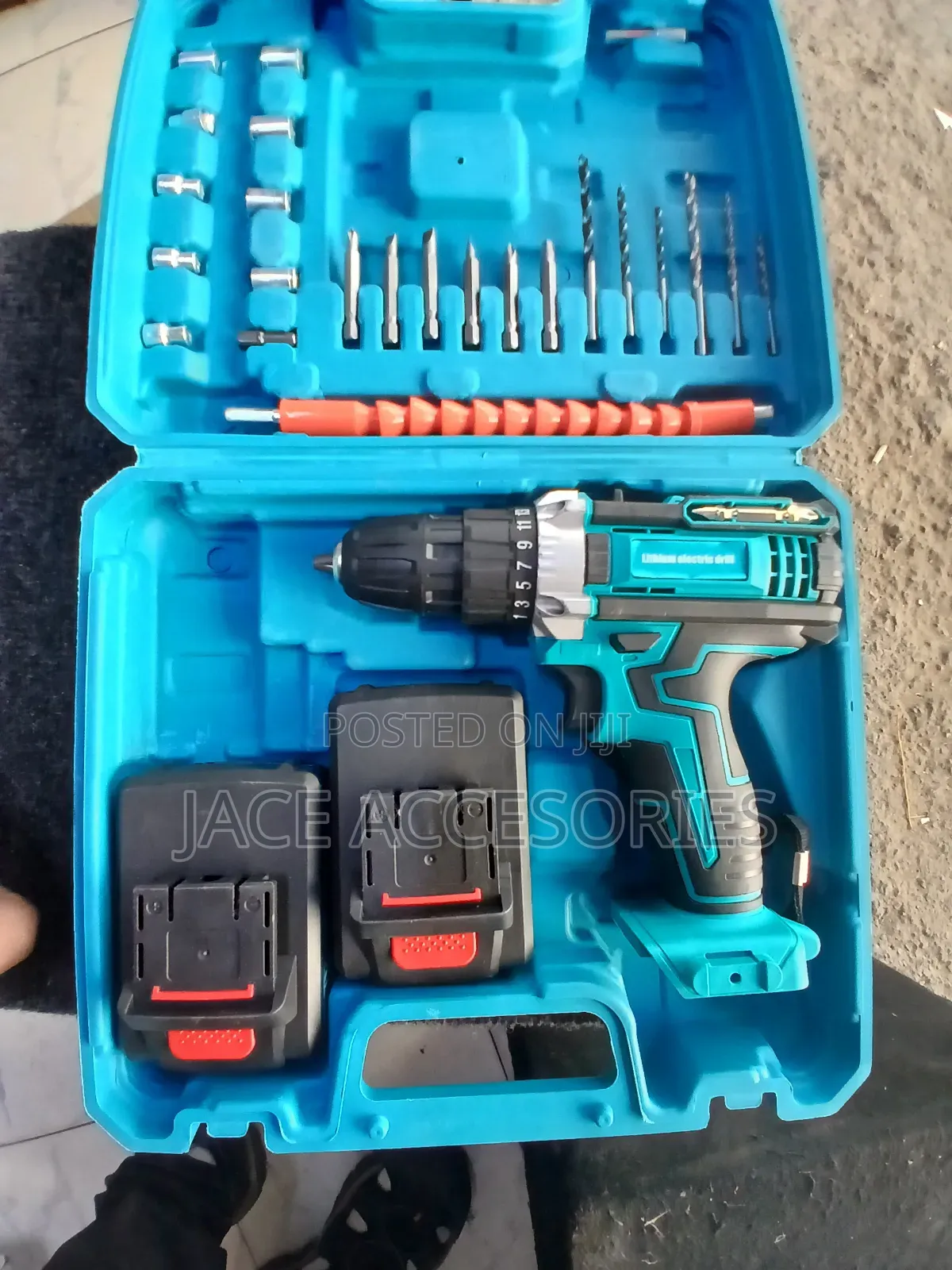 Cordless 21v Drill With 2 Batteries