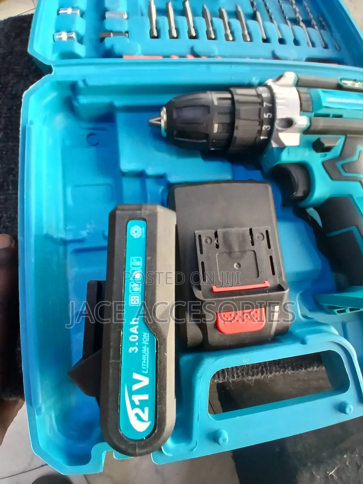Cordless 21v Drill With 2 Batteries