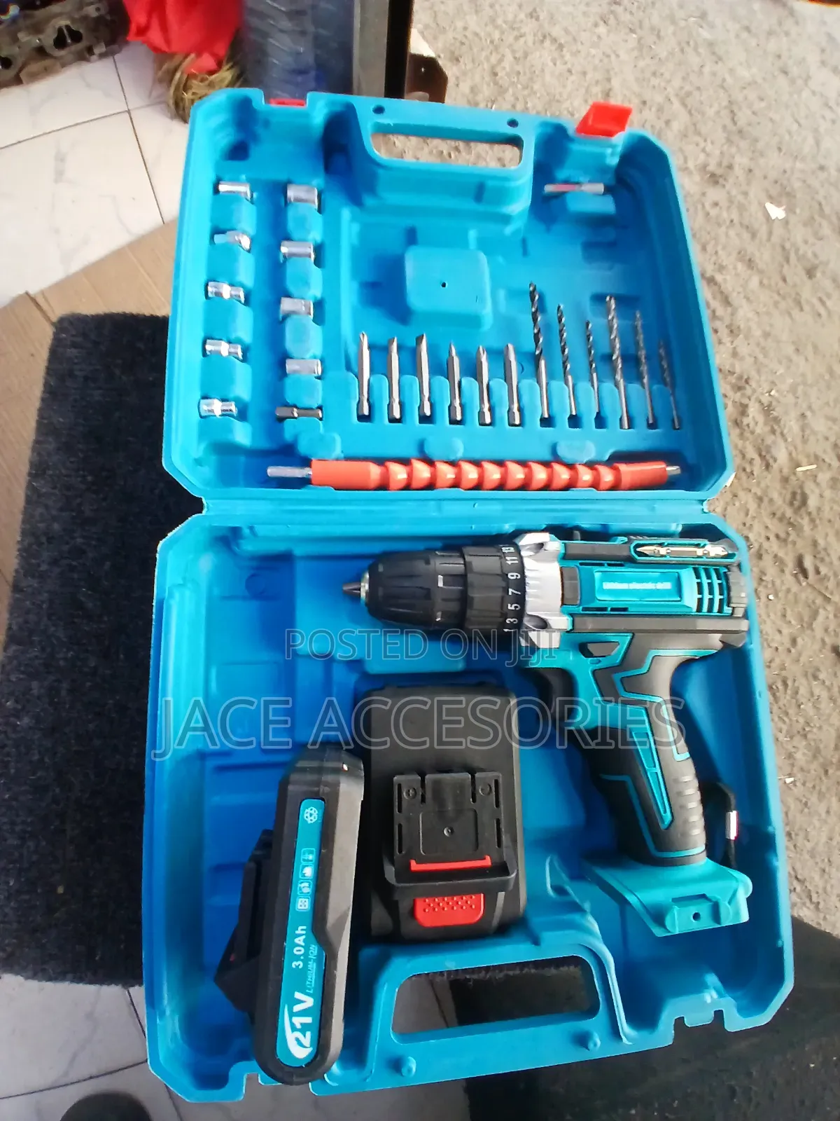 Cordless 21v Drill With 2 Batteries