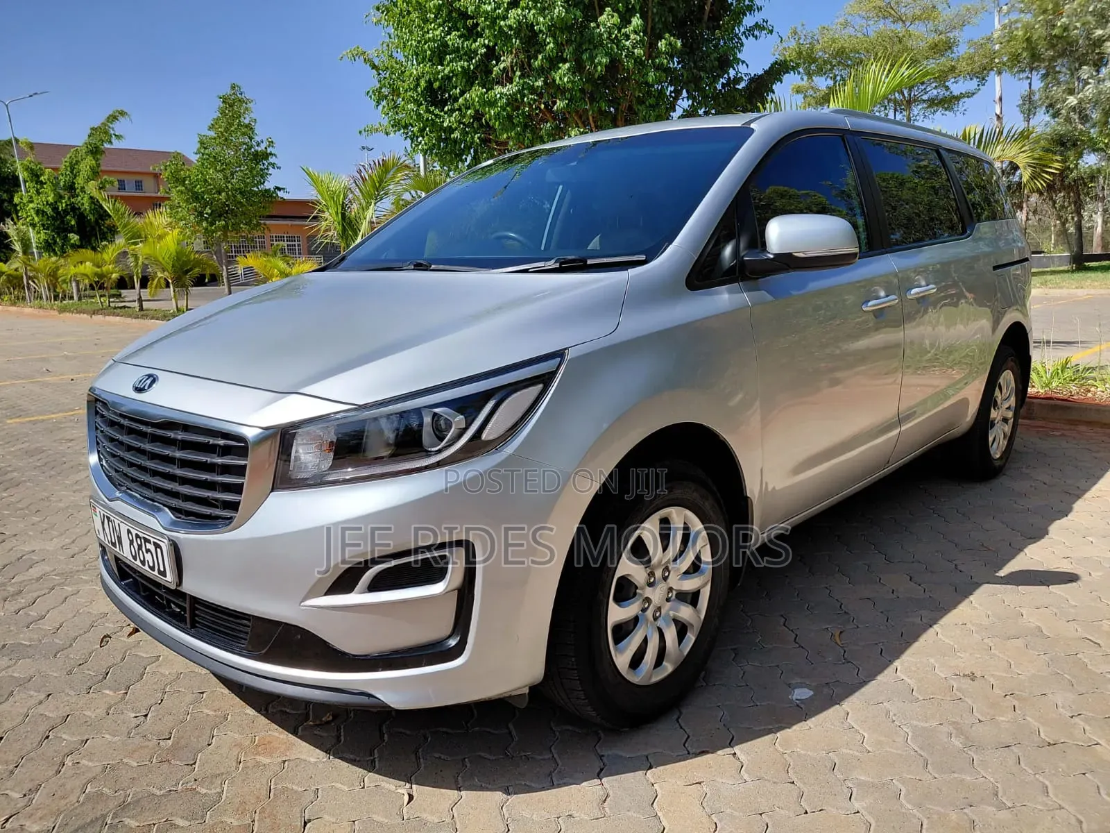 Kia Carnival 2019 Silver