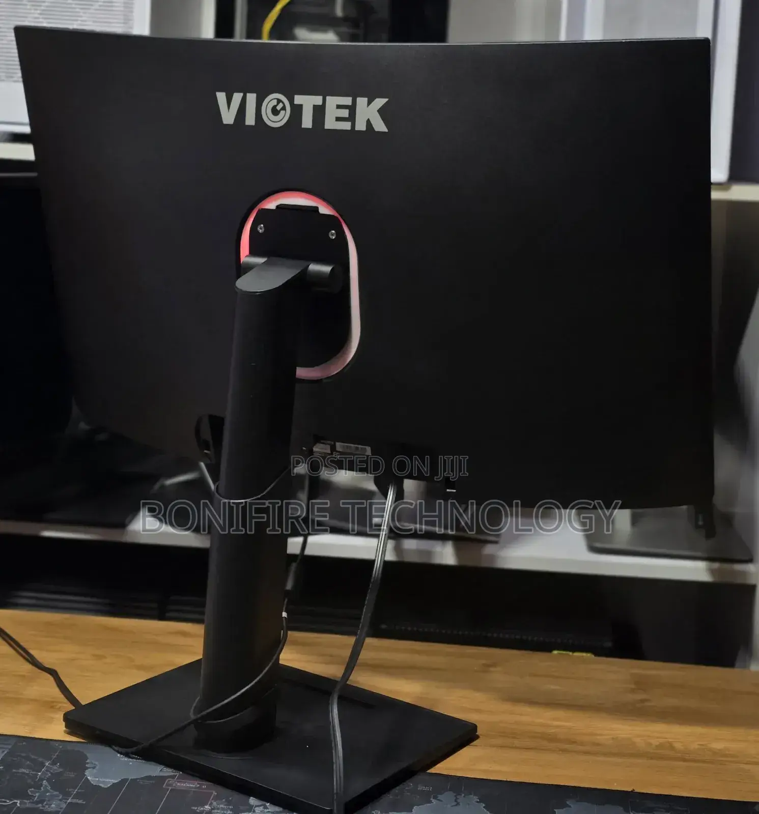Viotek Gaming Monitor
32 Inch Curved Display
Resolution
144hz