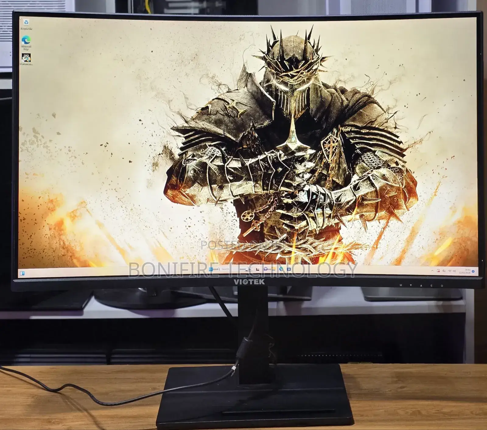 Viotek Gaming Monitor
32 Inch Curved Display
Resolution
144hz