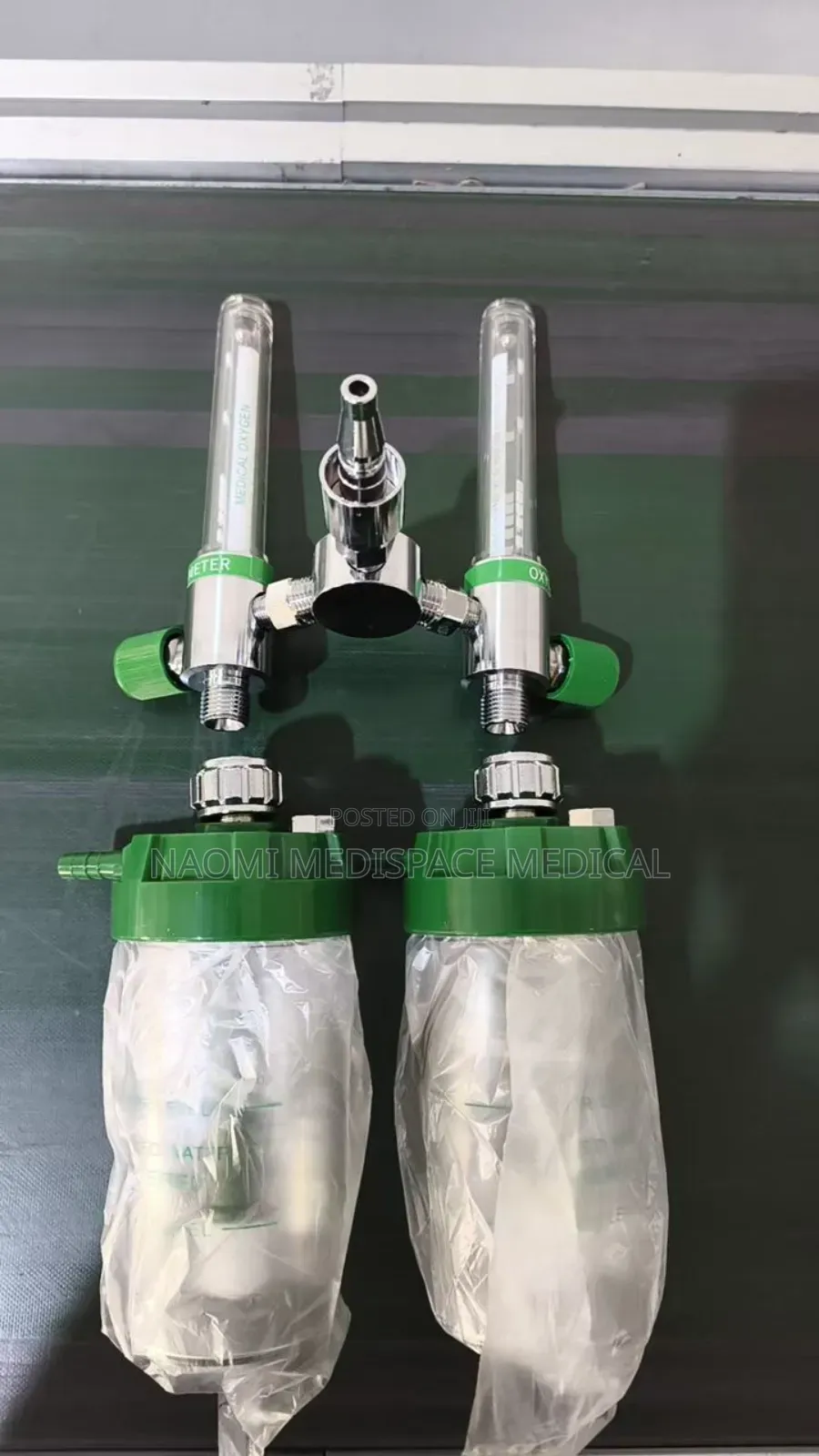 Double Wall Mounted Oxygen Regulator