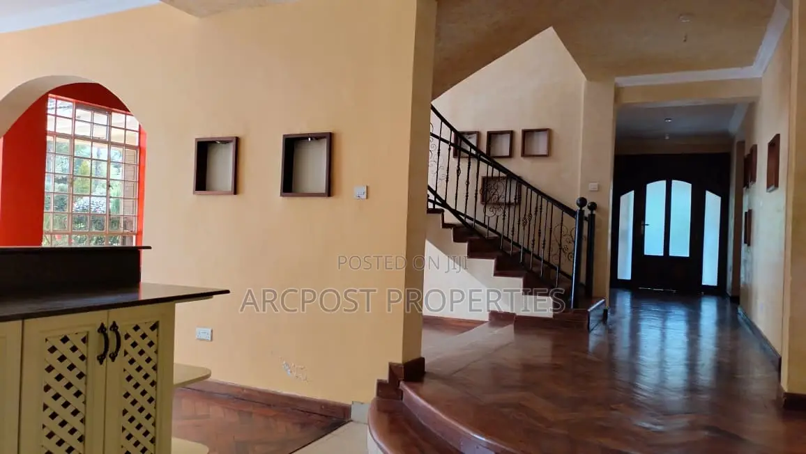 4bdrm Mansion in Marist Lane, Karen C for sale