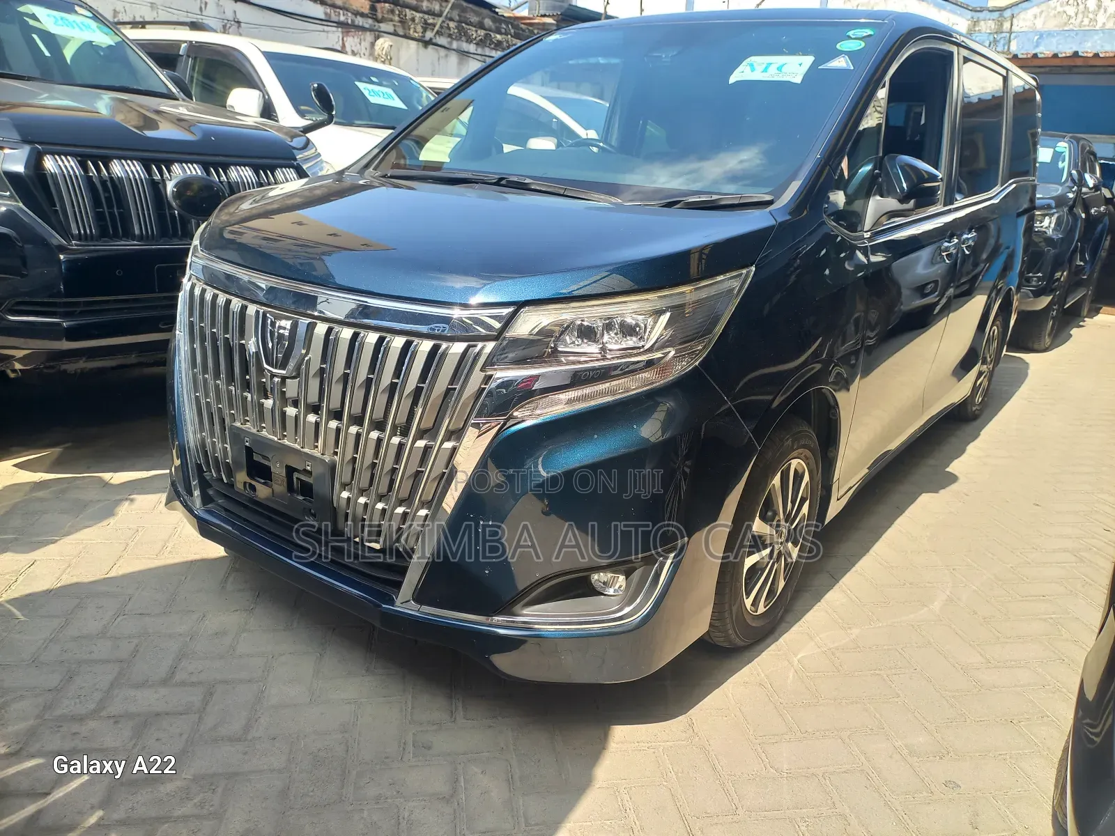 Toyota Esquire 2.0 FWD (8 seater) 2019 Blue