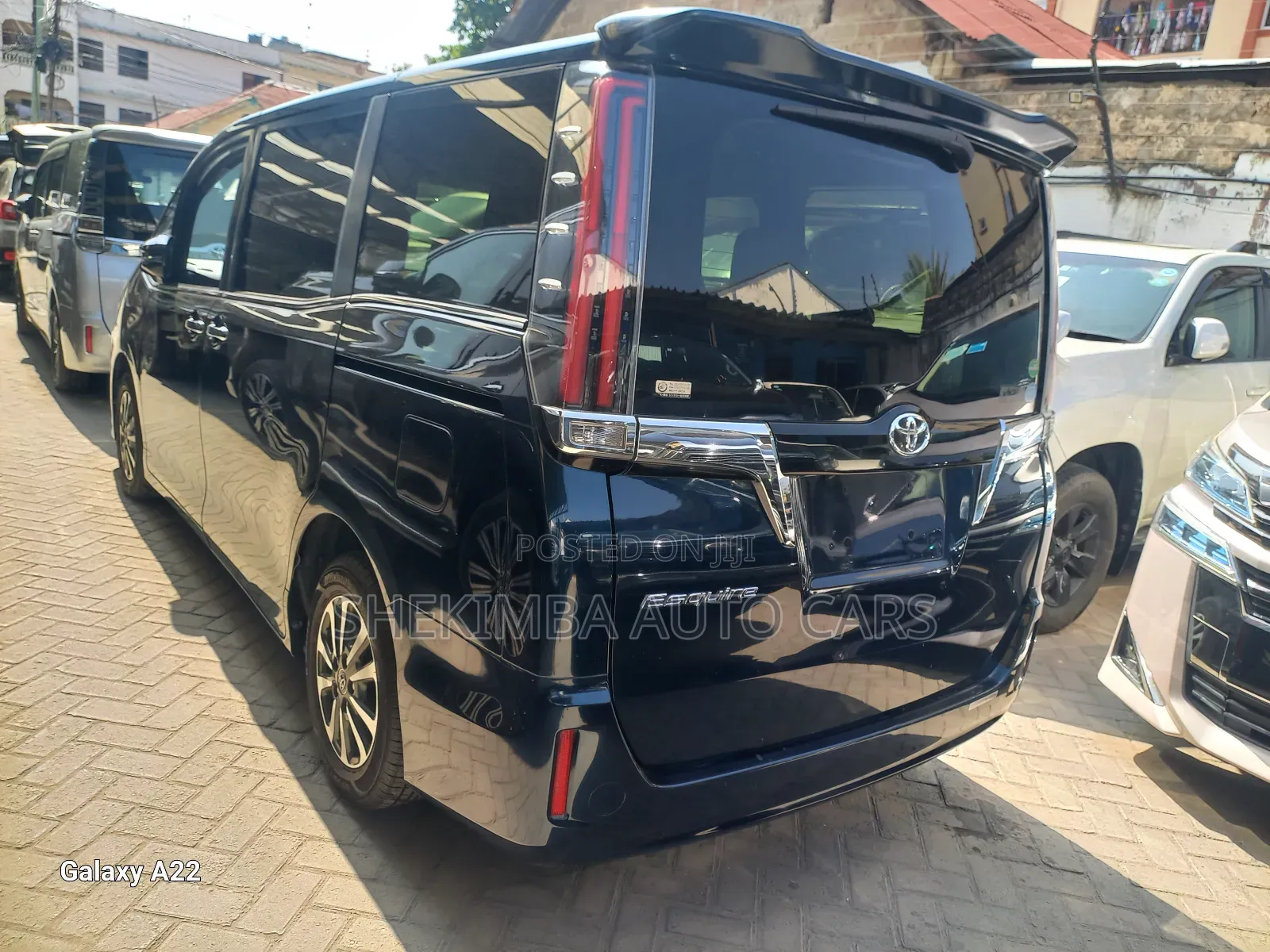 Toyota Esquire 2.0 FWD (8 seater) 2019 Blue