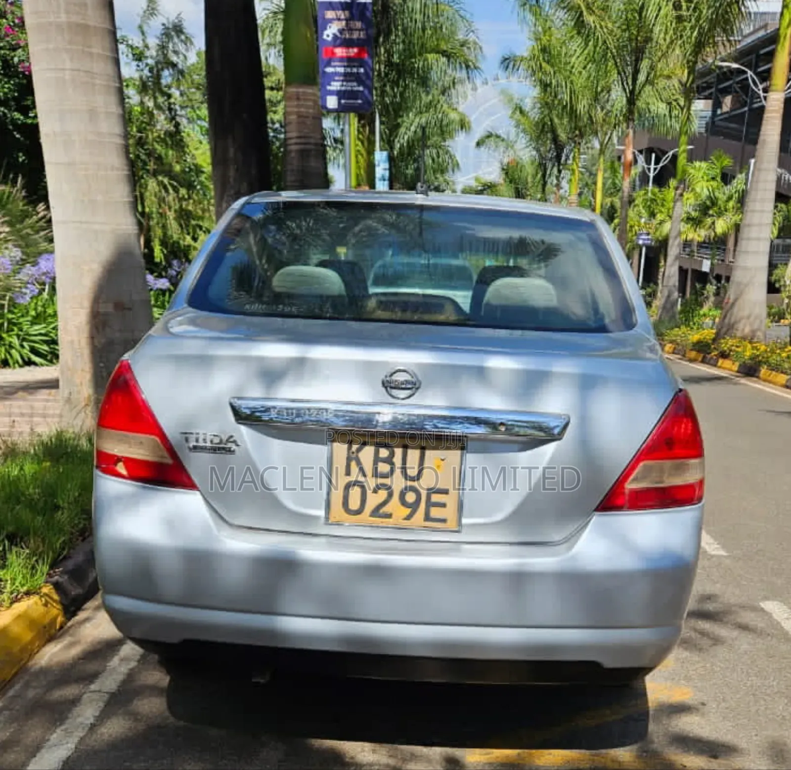 Nissan Tiida 2006 Silver