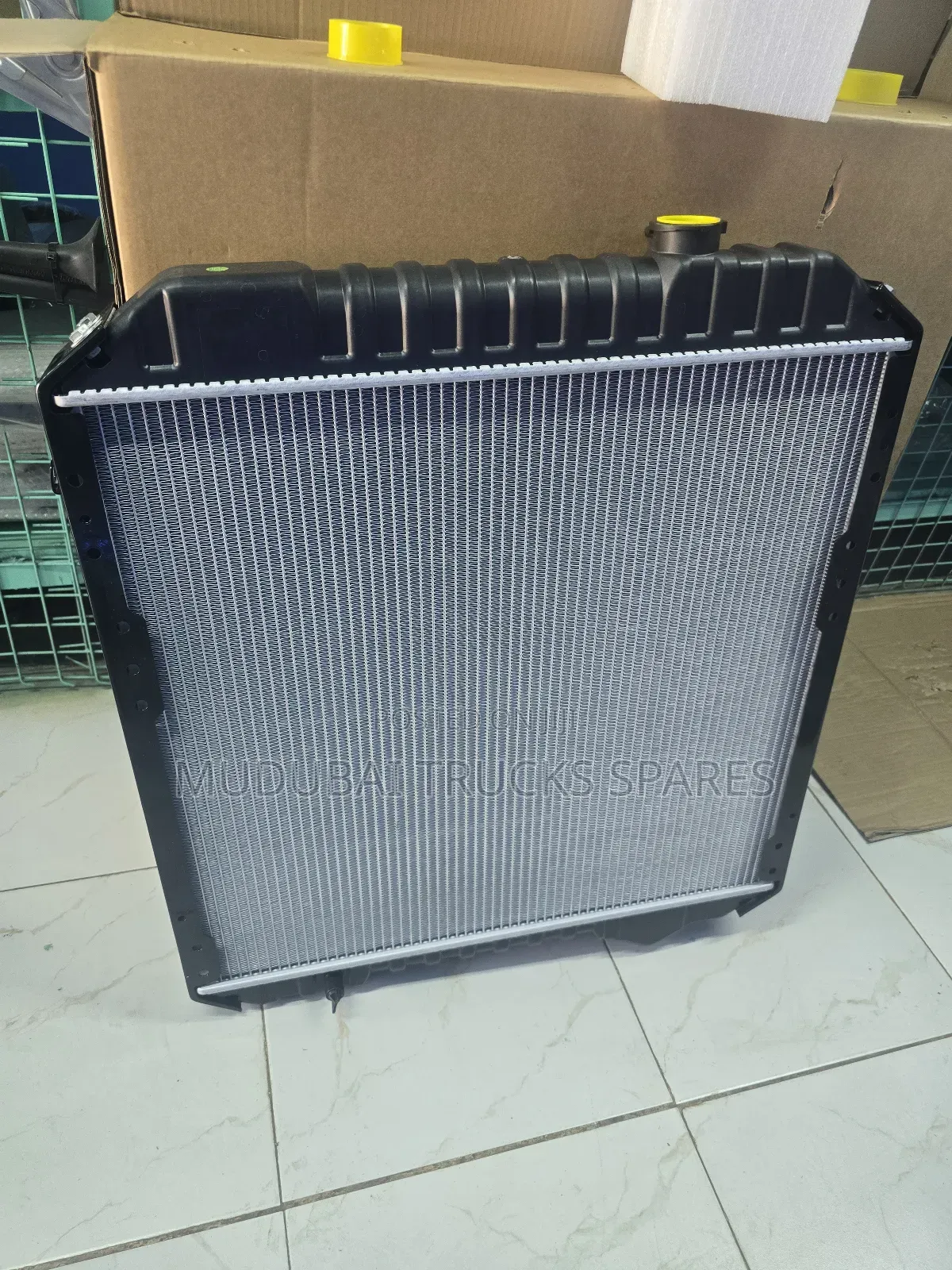 Isuzu Frr33 6hh1 Plastic Tank Radiator Assy
