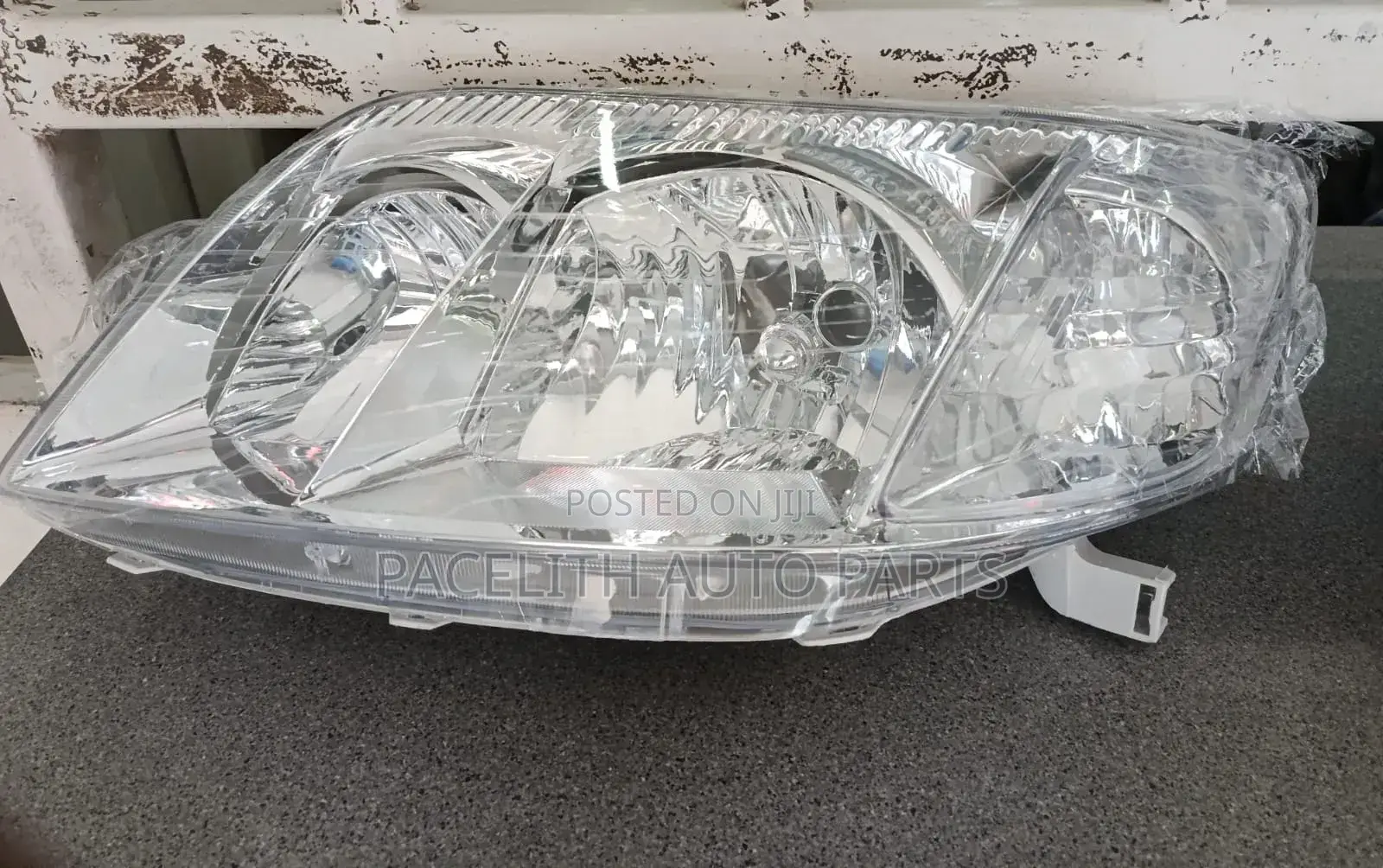Head Lamp/ Head Light Nze 2006 Non Xenon