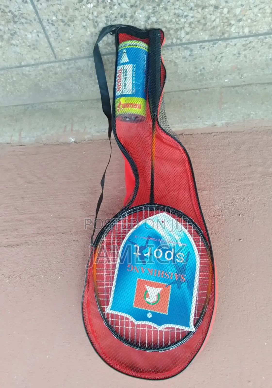Badminton Racket + 2 Shuttlecocks - Km