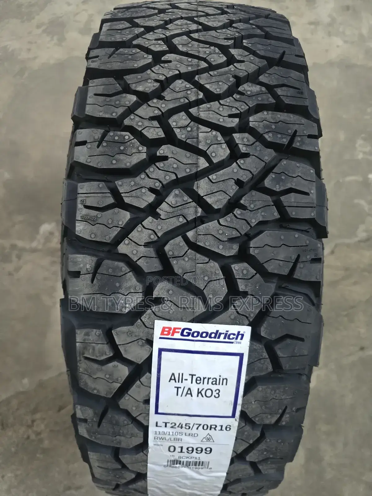 245 /70 R16 Bf Goodrich (All Terrein) T/a . Thailand.