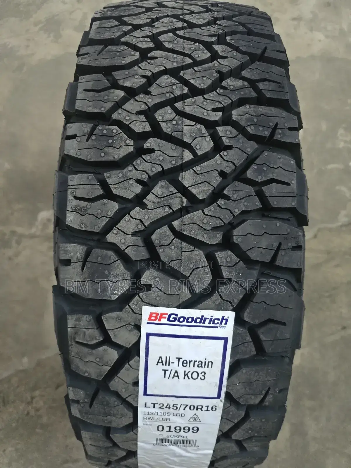 245 /70 R16 Bf Goodrich (All Terrein) T/a . Thailand.