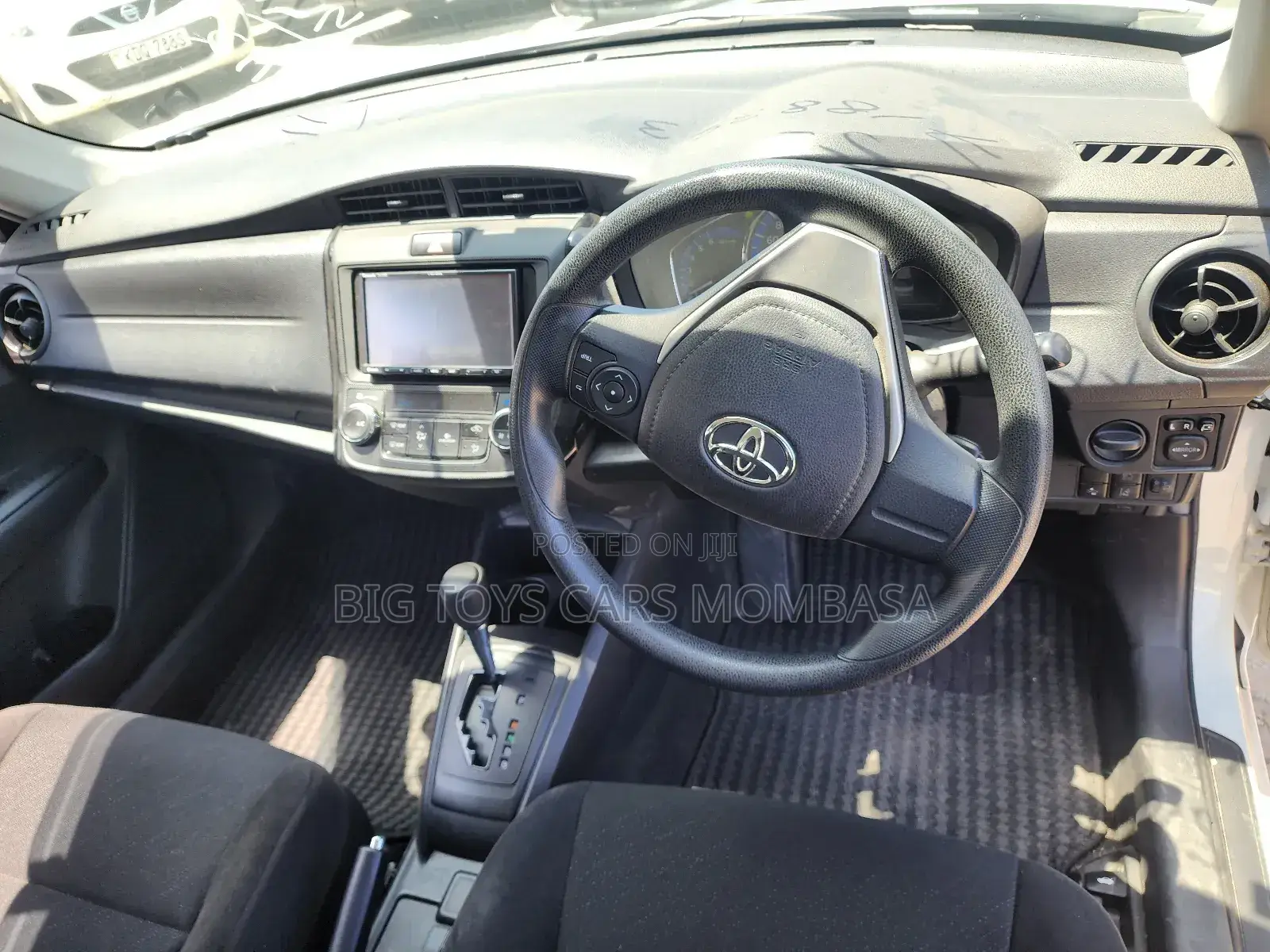 Toyota Axio 1.5 Hybrid 2WD 2018 White