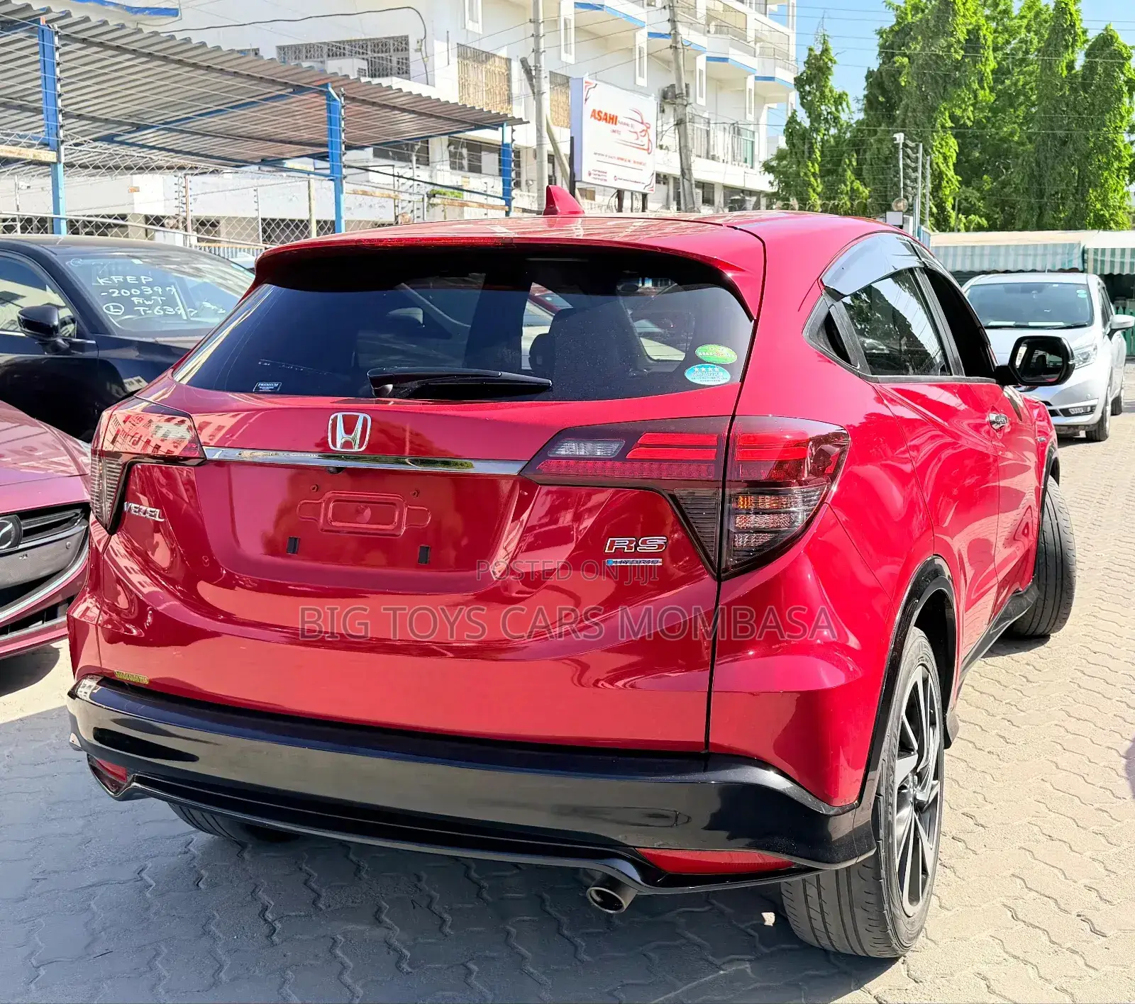 Honda Vezel 2018 Maroon