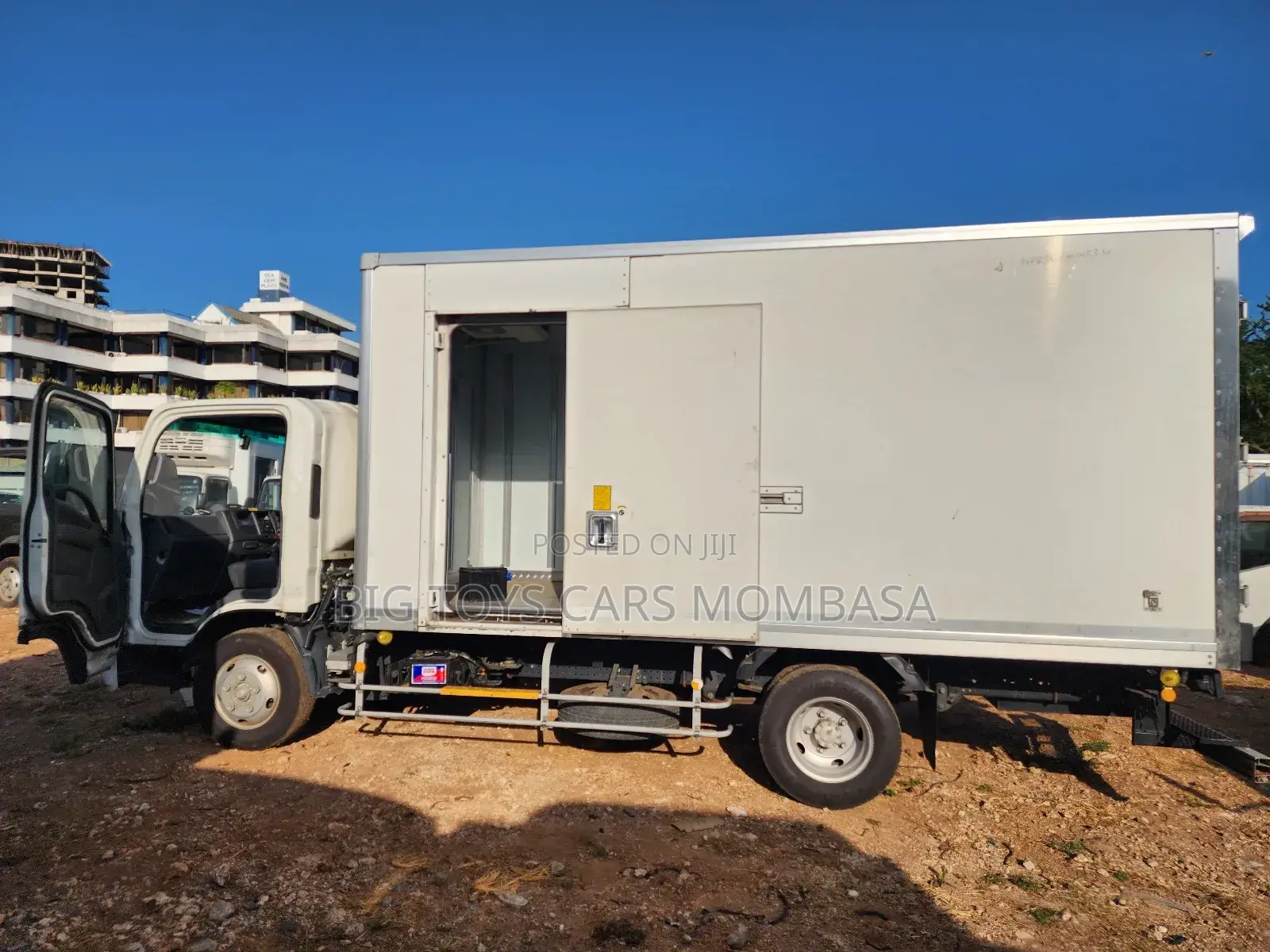 Isuzu Elf Truck 2019 White