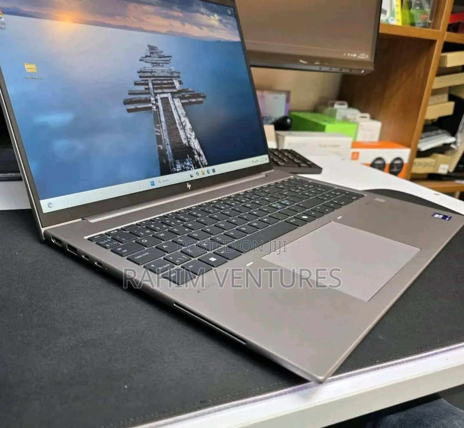 Laptop HP ZBook Firefly 16 G10 16GB Intel Core Ultra 7 SSD 512GB