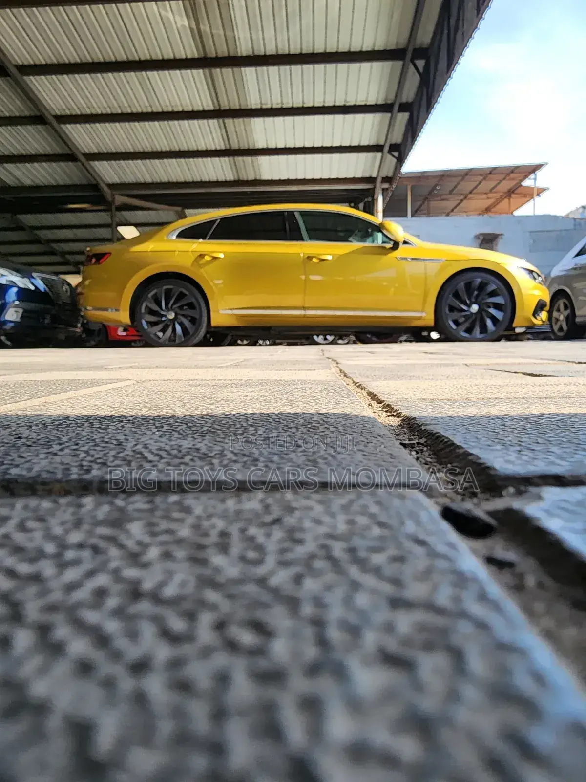 Volkswagen Arteon 2019 Yellow