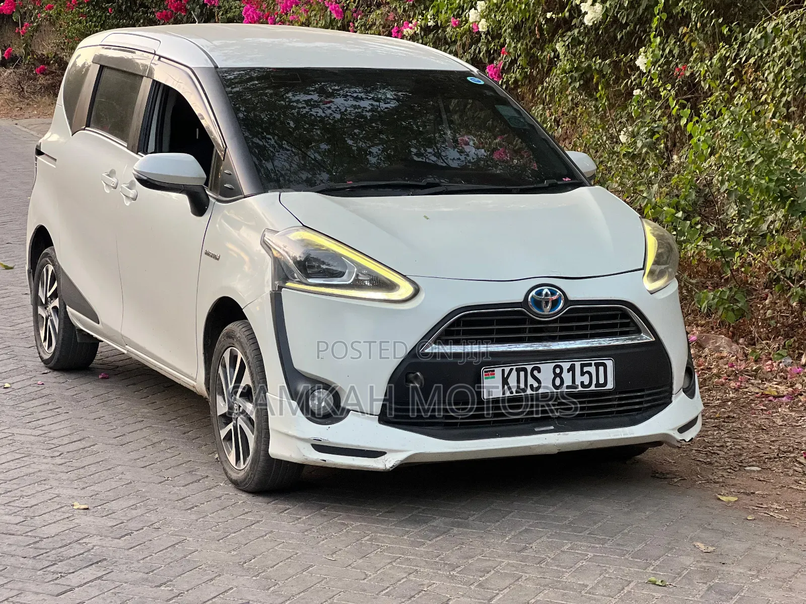 Toyota Sienta 2018 White