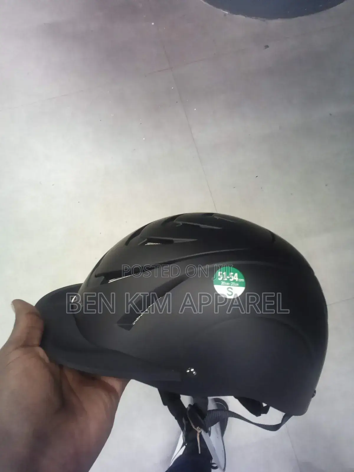 51cms - 58cms Horse Riding Helmet Ventilated Adjustable Fit M and S.