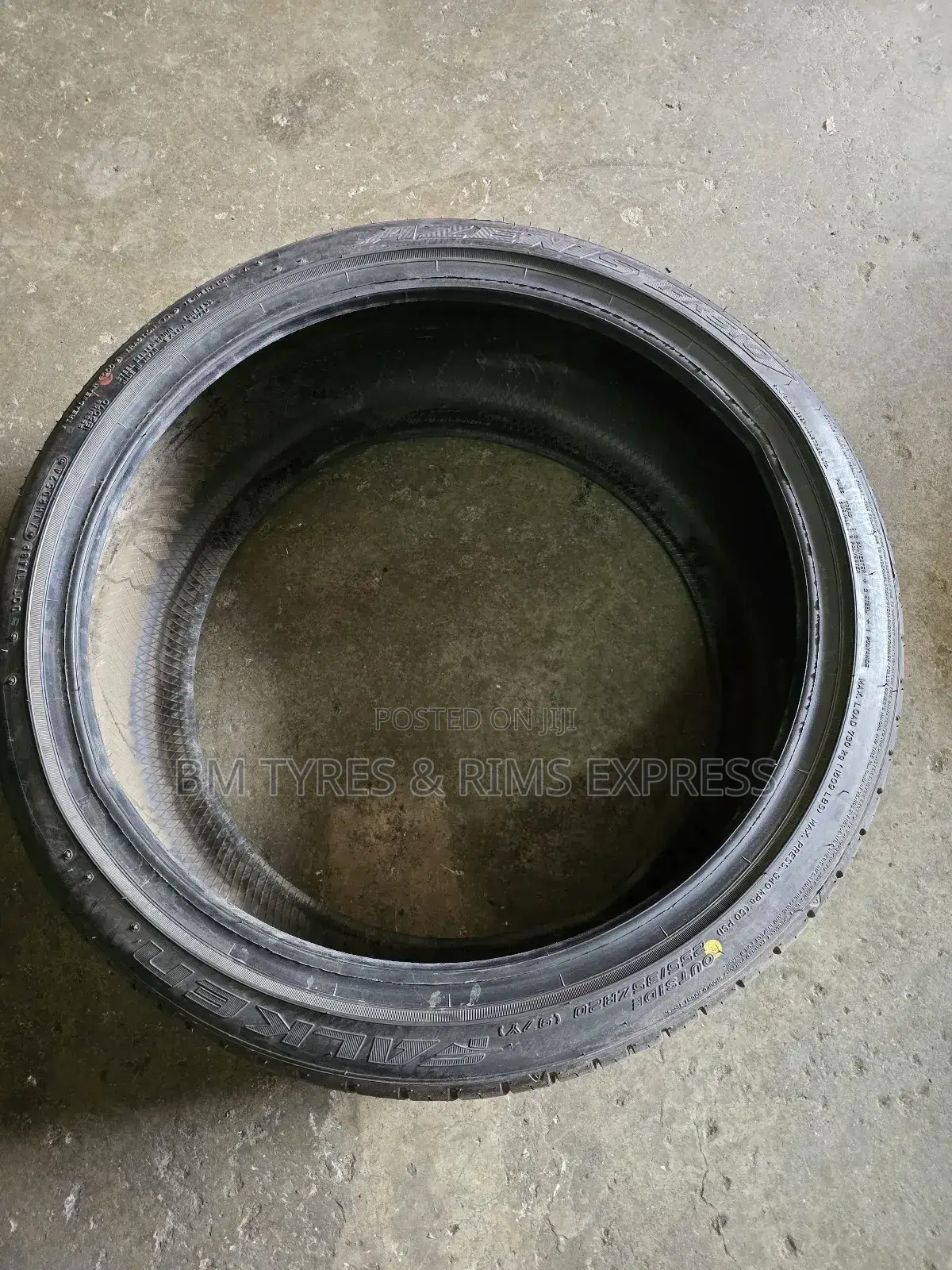 255 /35 R20 Falken Tyres (Japan) New Technology.