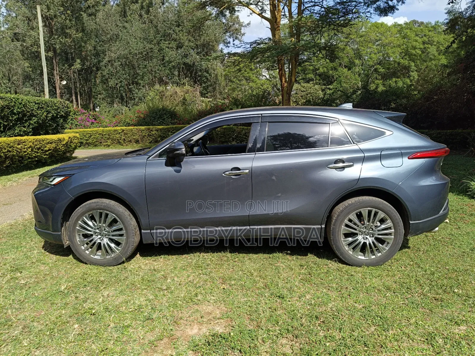 Toyota Harrier 2.0 2021 Blue