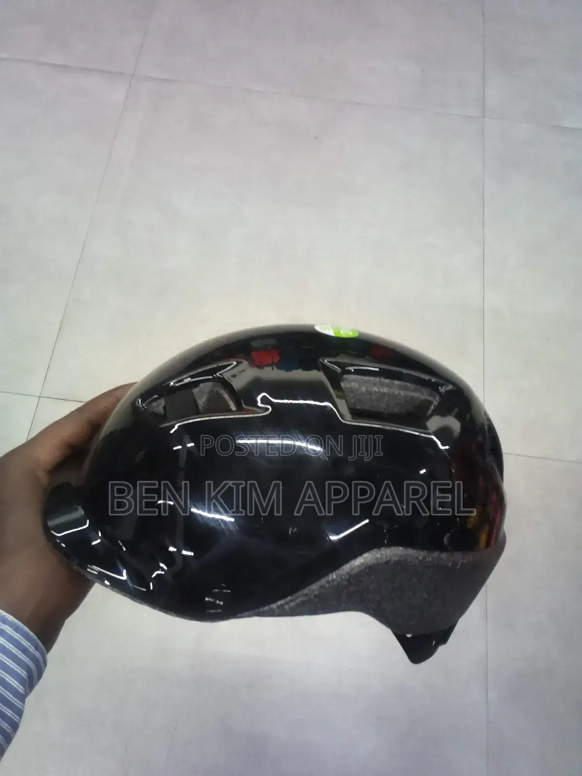 6 Vents Black Kids Bike Helmet 48cms to 56cms Small and Xs