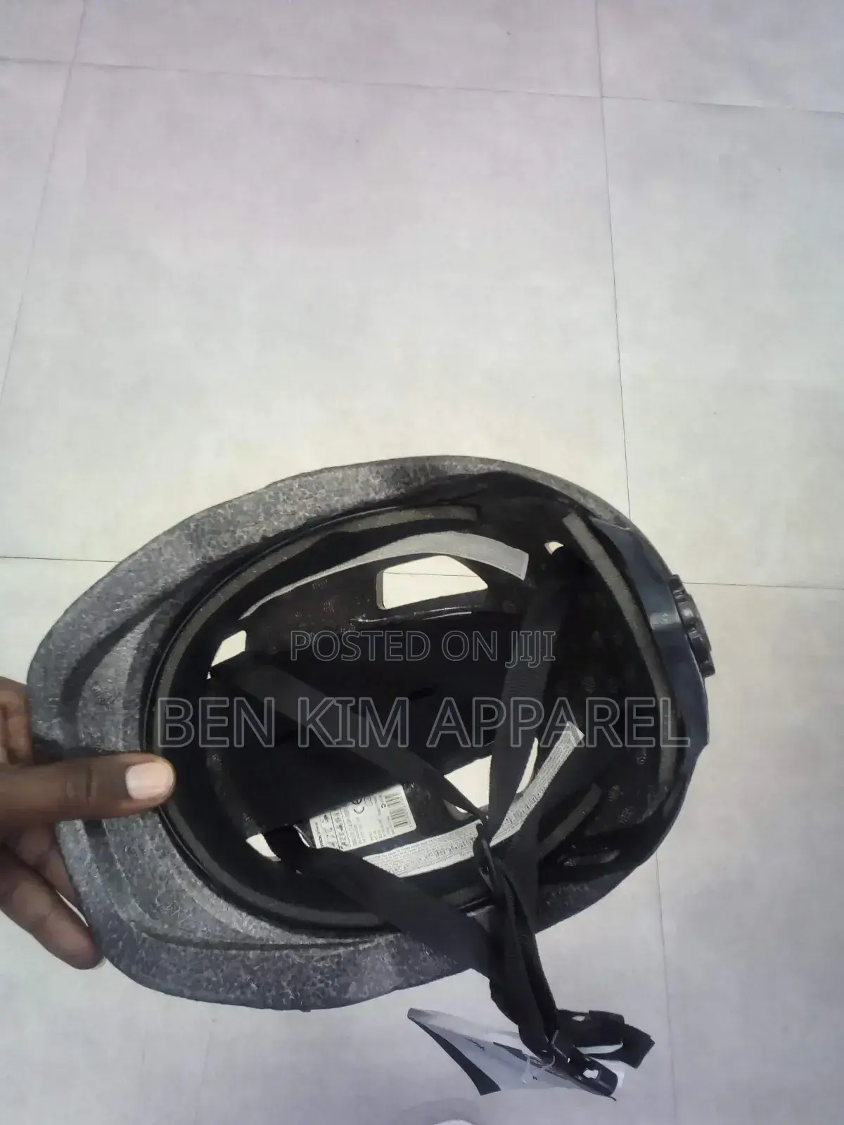 6 Vents Black Kids Bike Helmet 48cms to 56cms Small and Xs