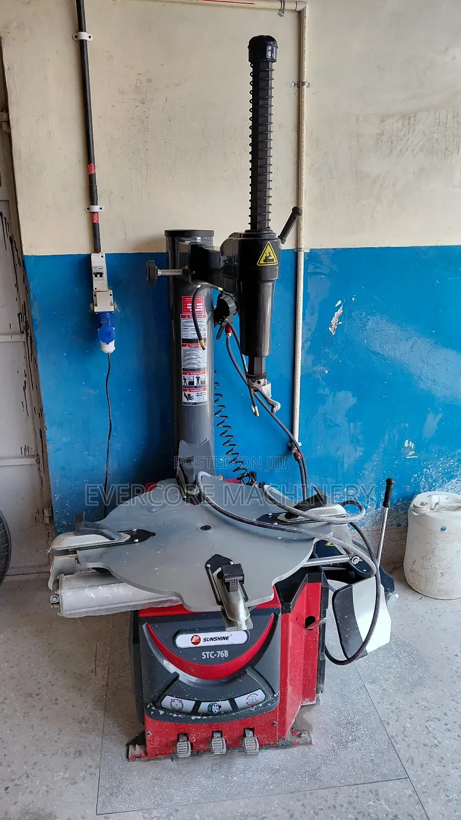 Heavy Duty Automatic Tyre Changer Machine Electric Powered.