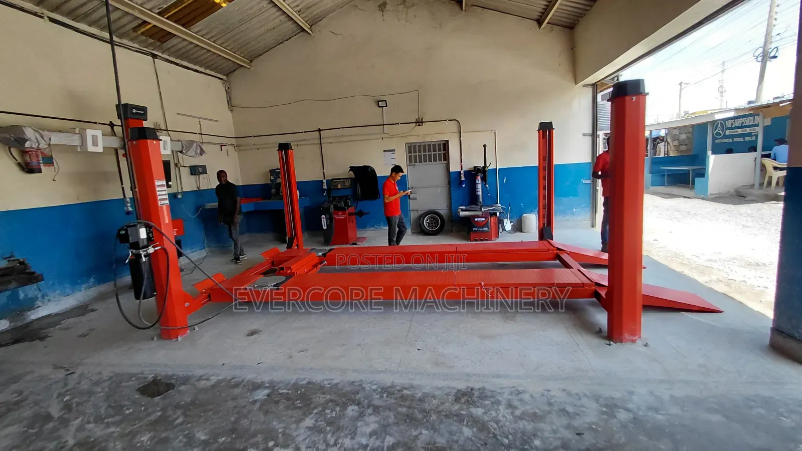 Four Post Car Lifter Machine With 3d Wheel Alignment Systems.