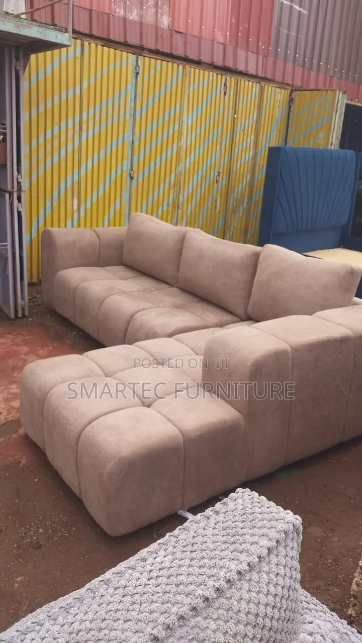 Ergonomic 6 Seater Bubble L Seat