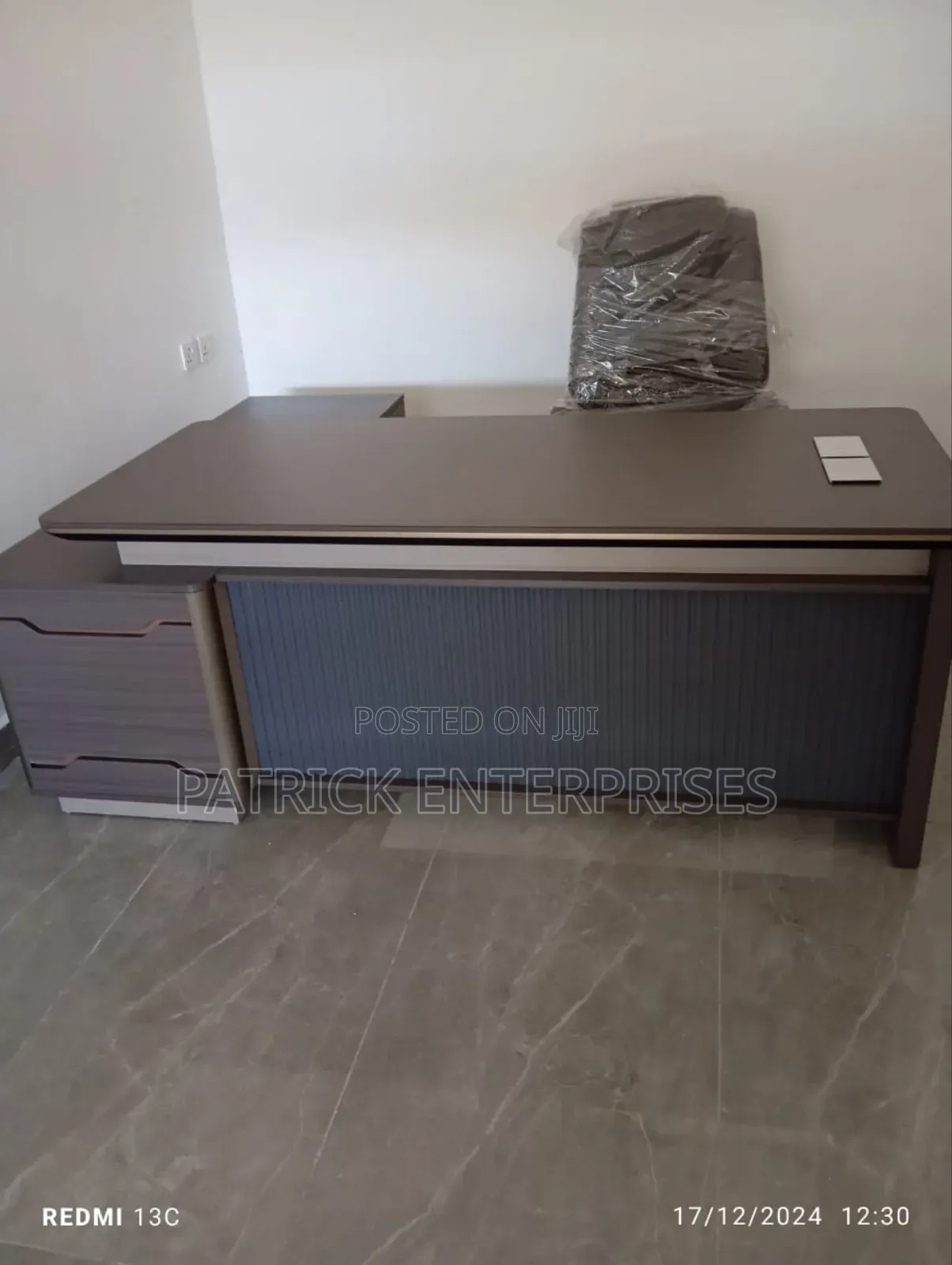 Executive Director's Imported Office Desk 2 Mtrs