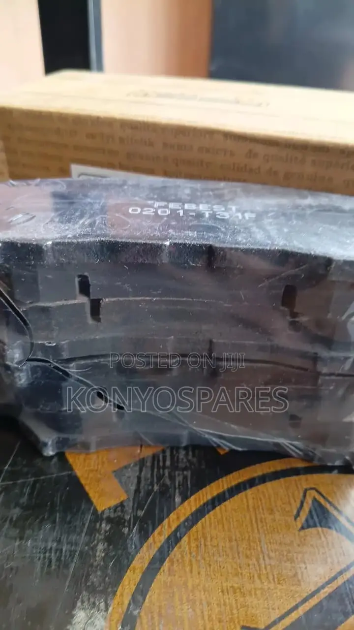 Front Brake Pads Nissan T31