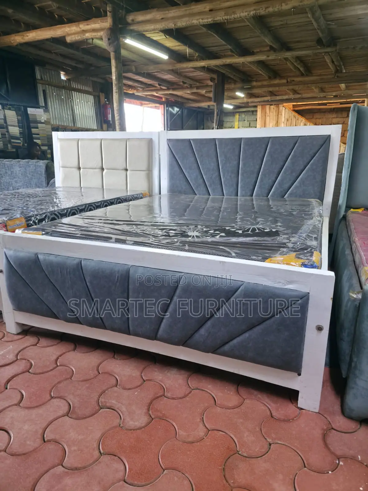 Modern Living 5 by 6 Mocket Bed