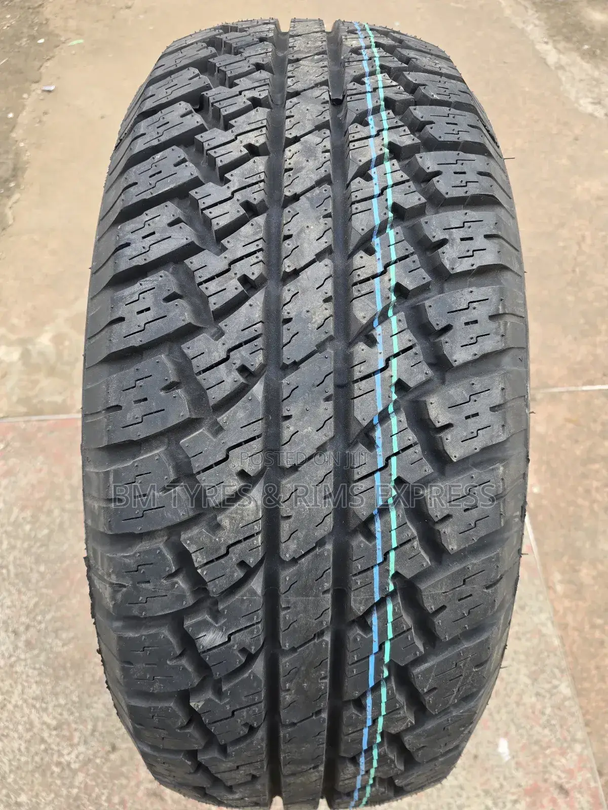 285 /60 R18 Maxtrek Tyres (All Terrein) Su-800.