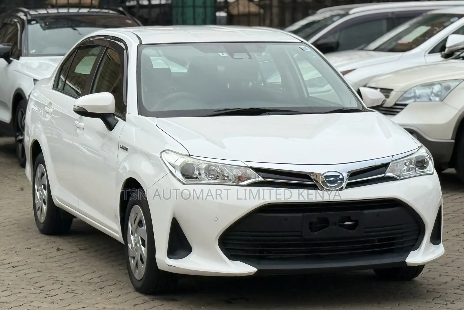 Toyota Axio 1.5 Hybrid 2WD 2018 White