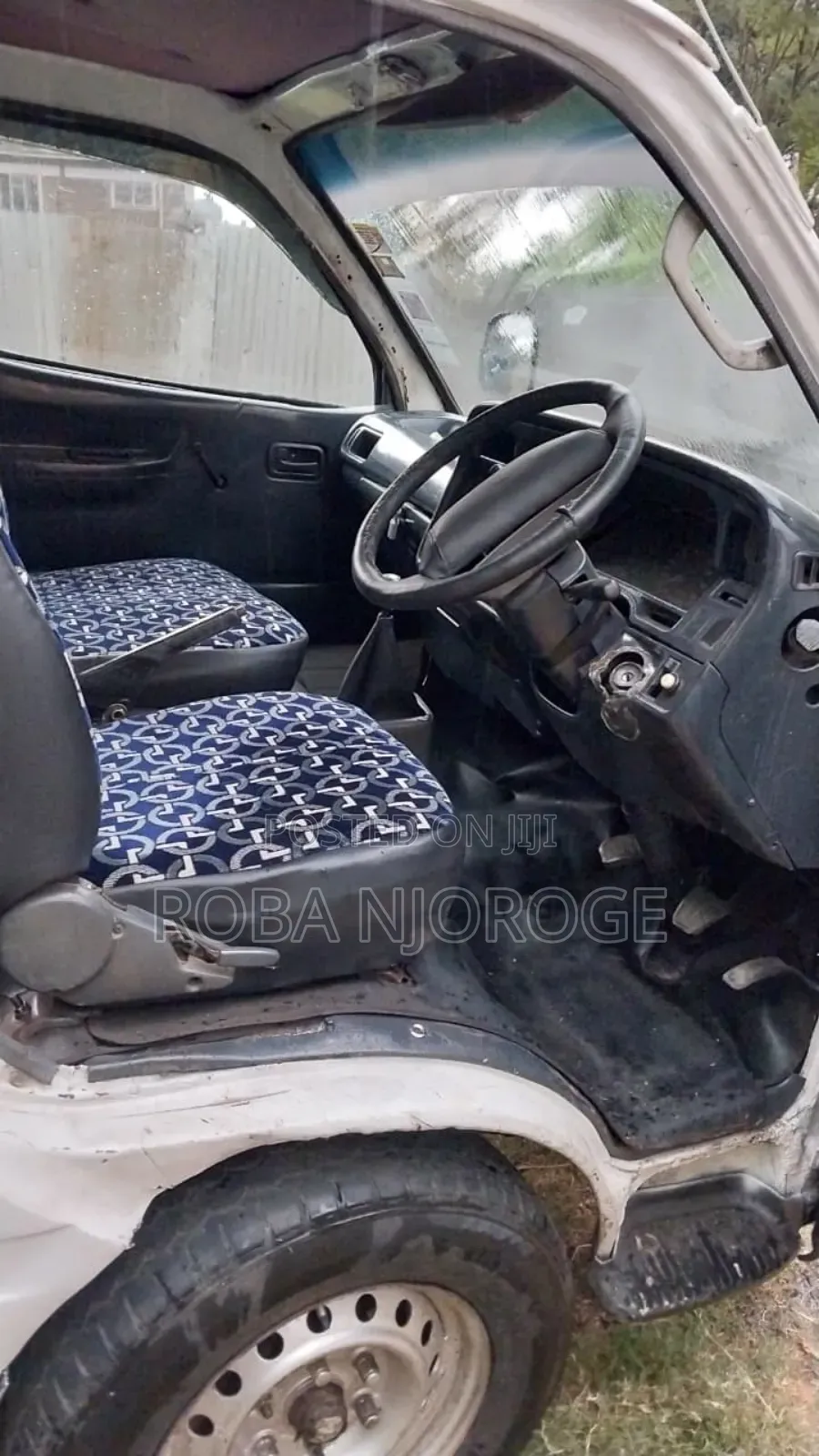 Toyota HiAce 2010 White