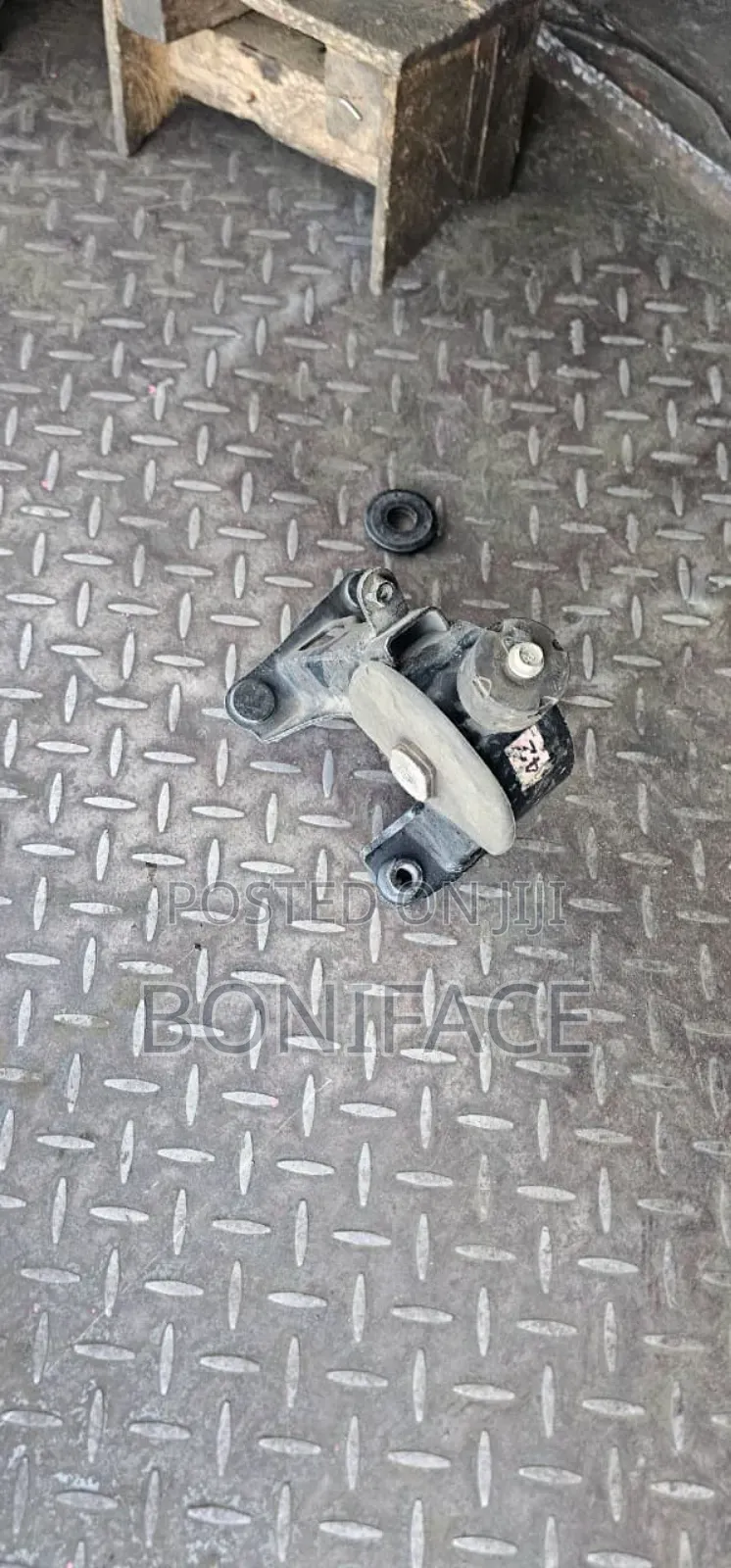 Toyota Rav4/Vanguard Gearbox Mounting Ex Japan