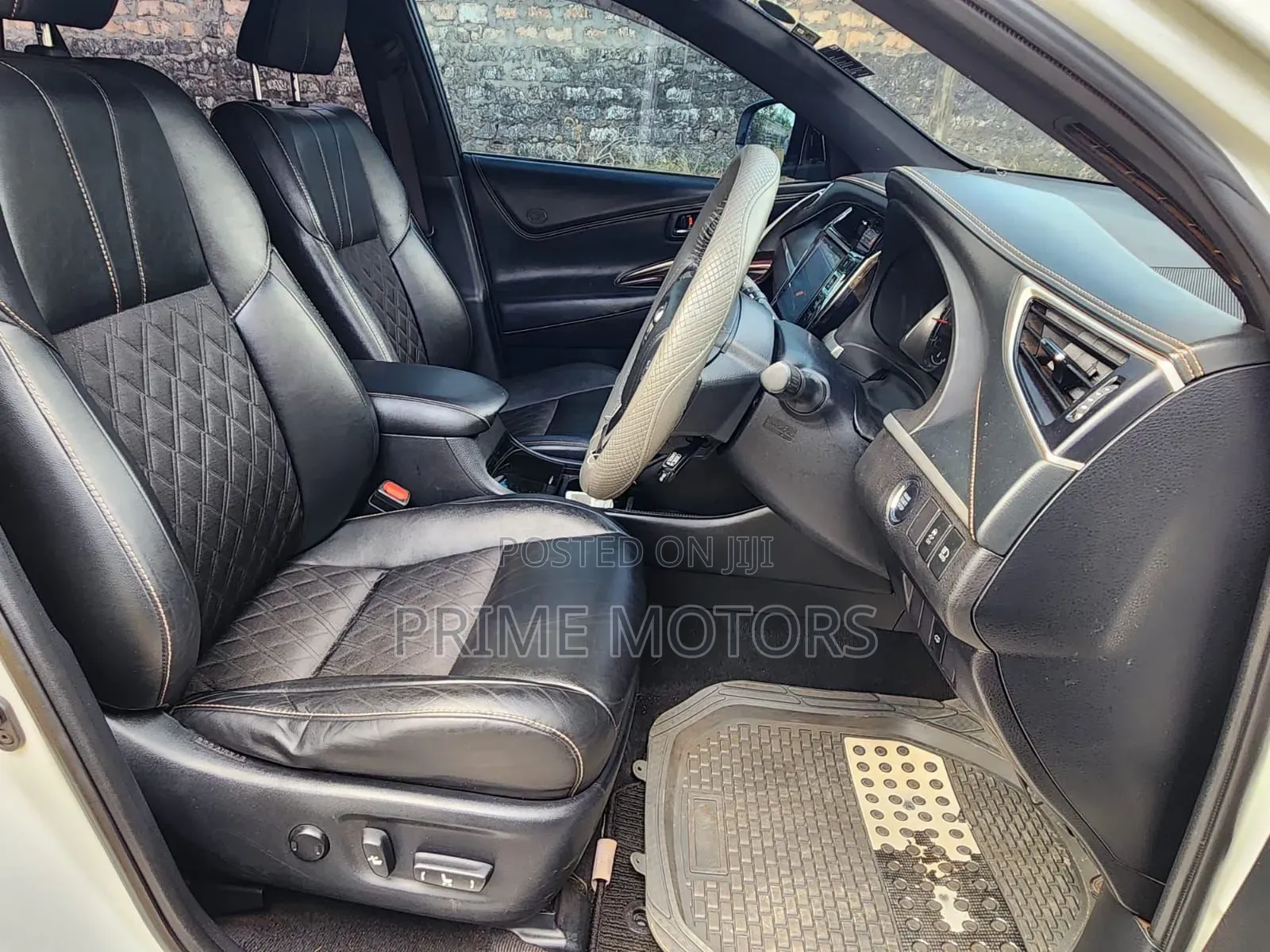 Toyota Harrier 2.0 2015 White