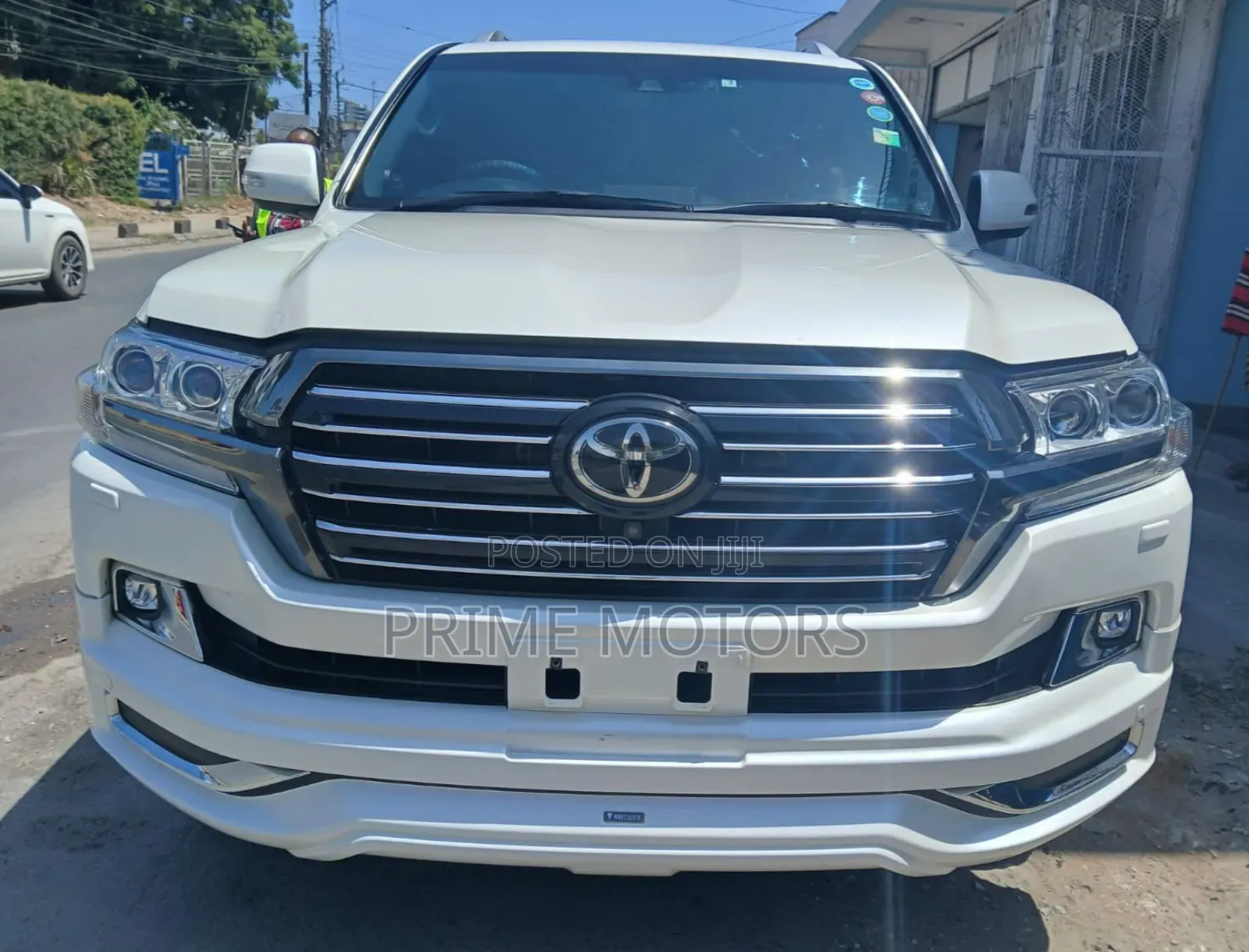 Toyota Land Cruiser 4.6 V8 ZX 2017 White
