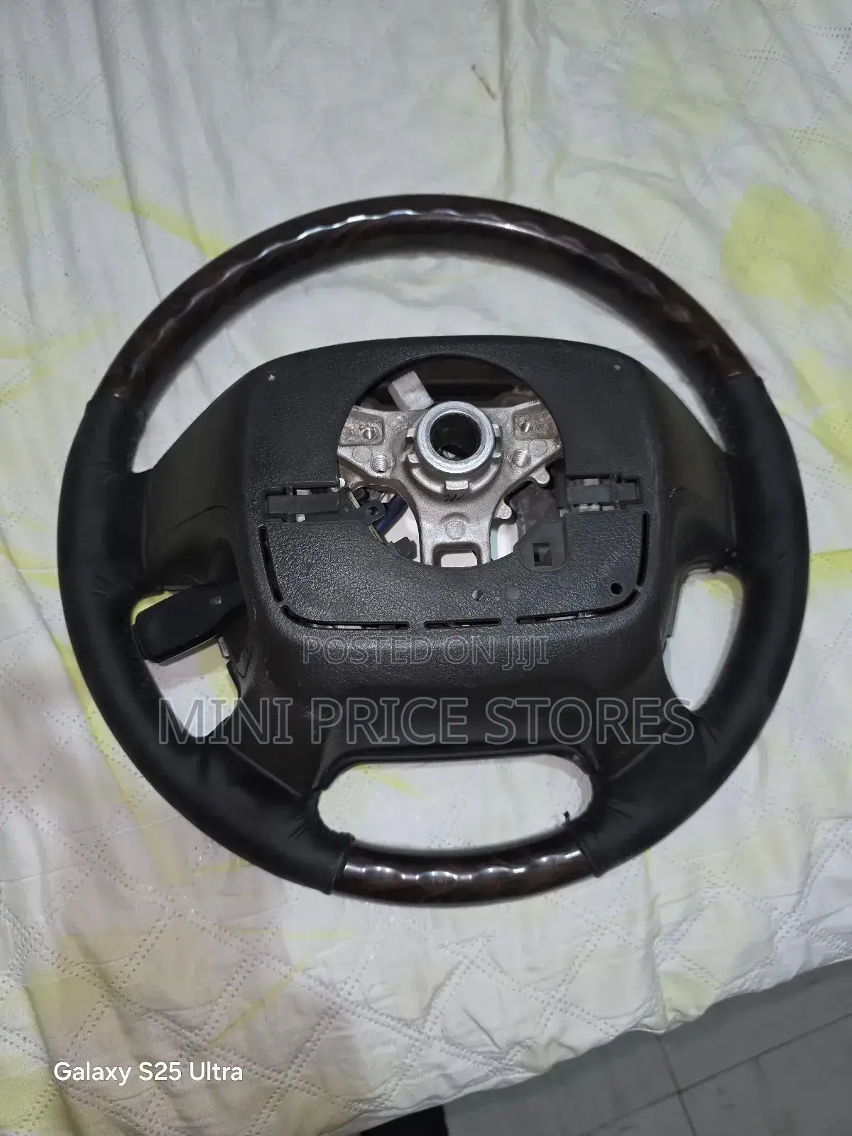 Steering Wheel With Airbag