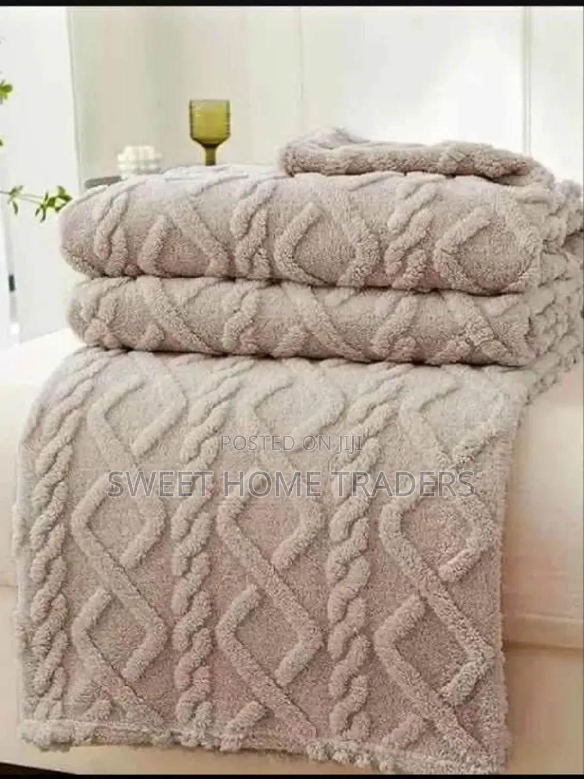 Pattern Woolen Fleece Blanket