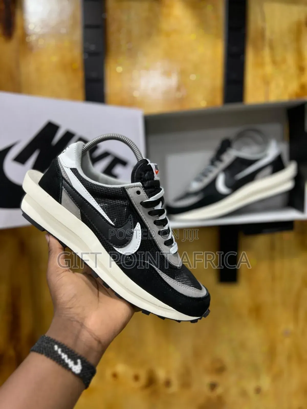 *Nike Saccai* Sneakers